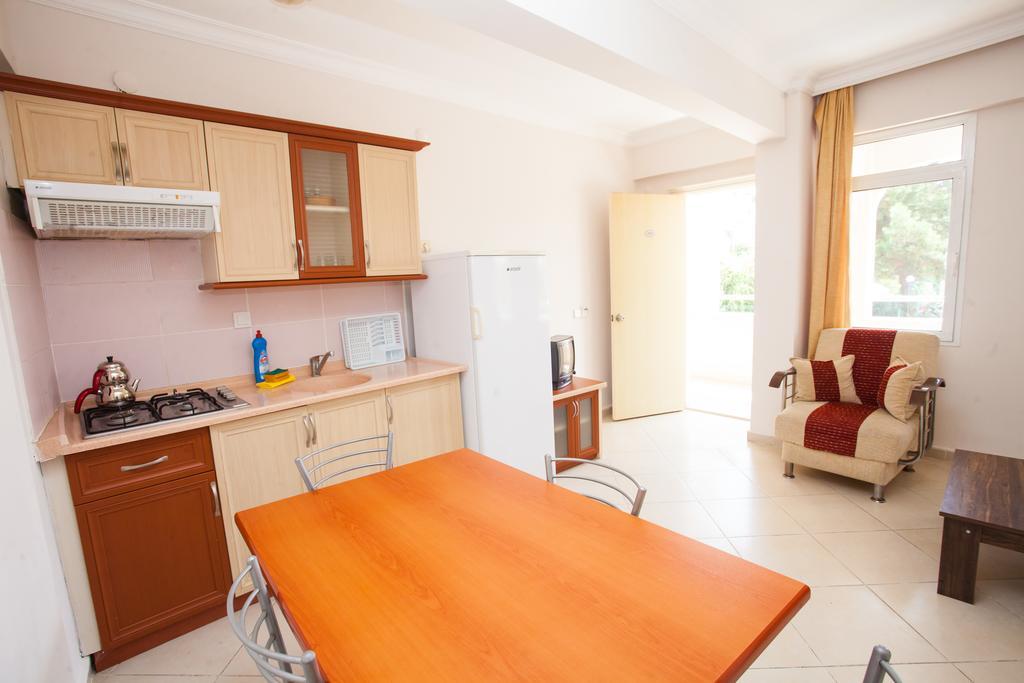 Yalcinkaya Apart Hotel Çeşme Buitenkant foto