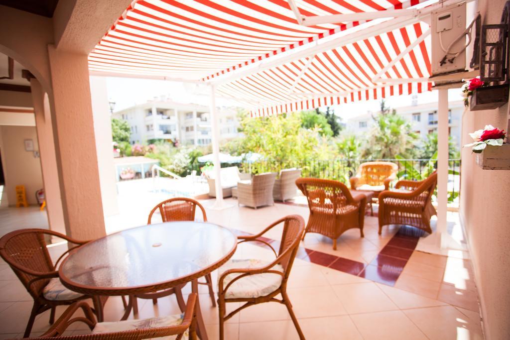 Yalcinkaya Apart Hotel Çeşme Buitenkant foto