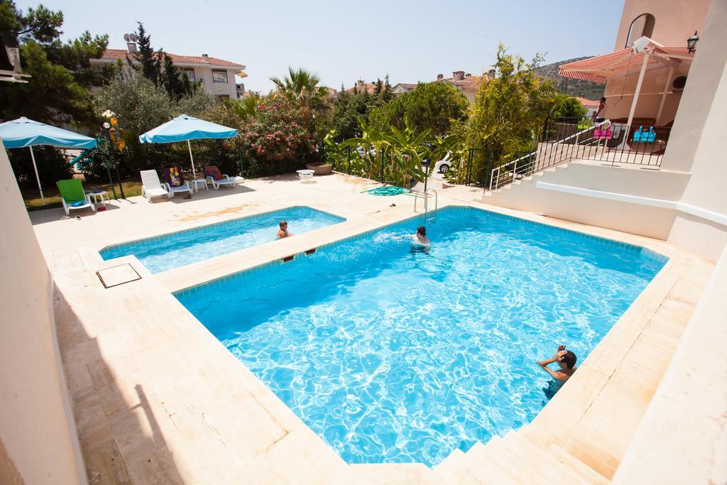 Yalcinkaya Apart Hotel Çeşme Buitenkant foto