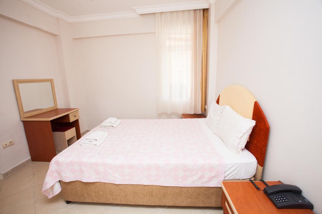Yalcinkaya Apart Hotel Çeşme Buitenkant foto
