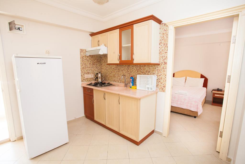 Yalcinkaya Apart Hotel Çeşme Buitenkant foto