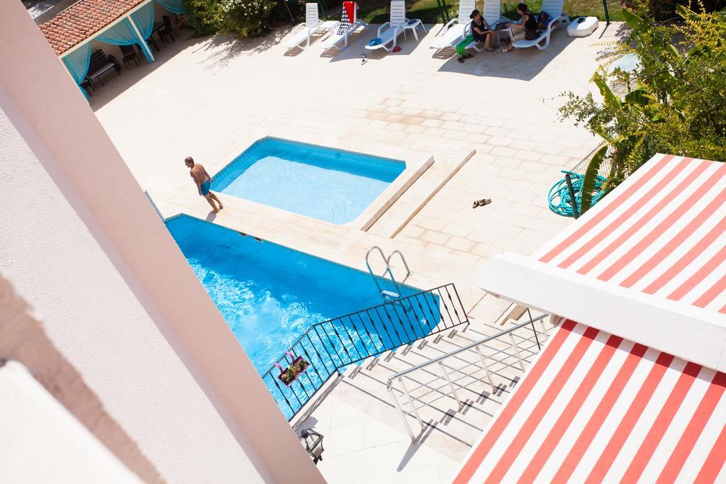 Yalcinkaya Apart Hotel Çeşme Buitenkant foto