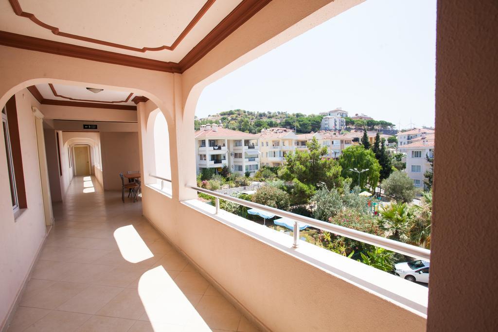 Yalcinkaya Apart Hotel Çeşme Buitenkant foto