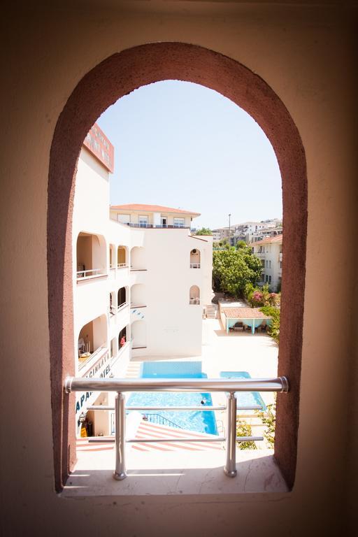 Yalcinkaya Apart Hotel Çeşme Buitenkant foto