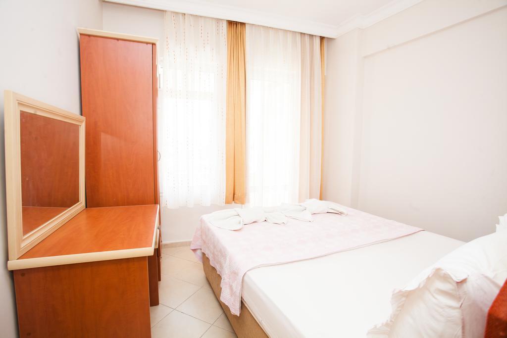 Yalcinkaya Apart Hotel Çeşme Buitenkant foto