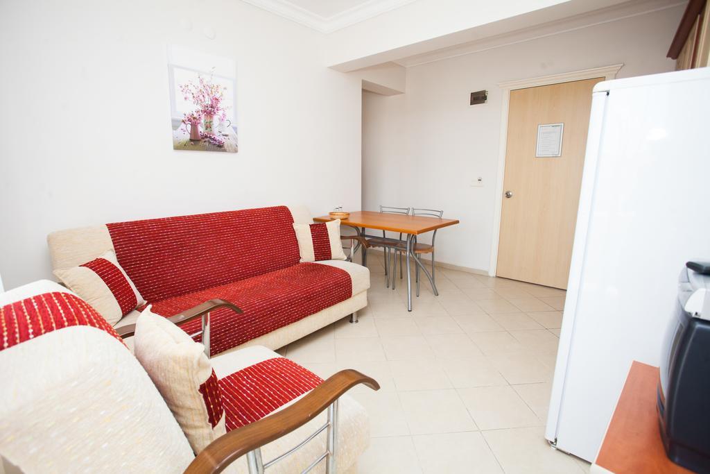Yalcinkaya Apart Hotel Çeşme Buitenkant foto