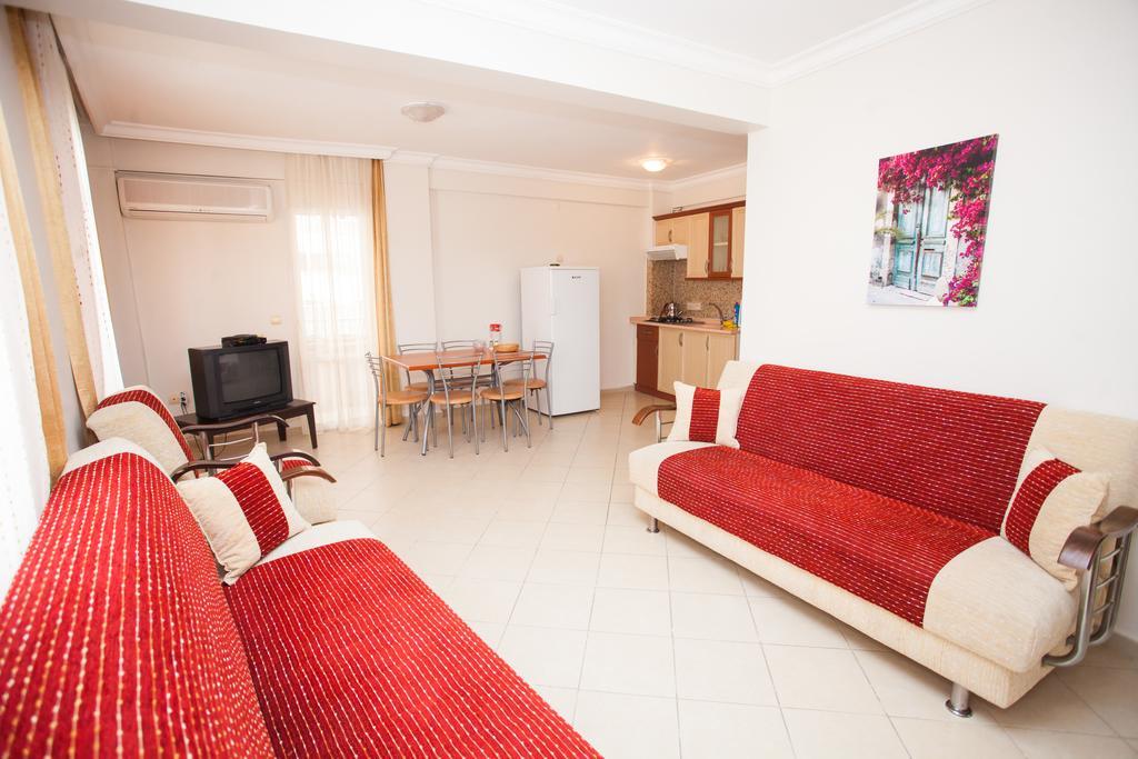 Yalcinkaya Apart Hotel Çeşme Buitenkant foto