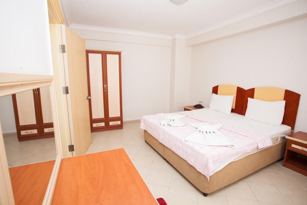 Yalcinkaya Apart Hotel Çeşme Buitenkant foto