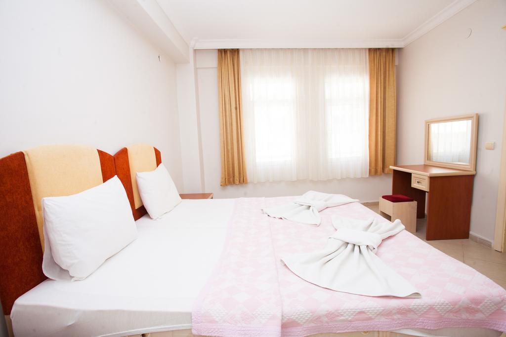 Yalcinkaya Apart Hotel Çeşme Buitenkant foto