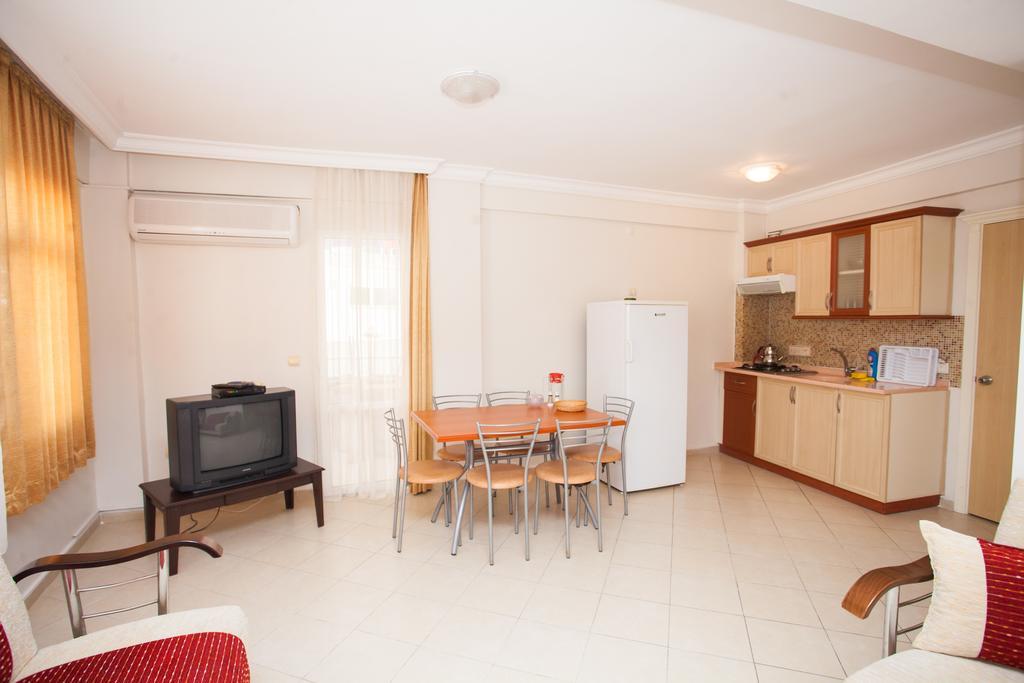 Yalcinkaya Apart Hotel Çeşme Buitenkant foto