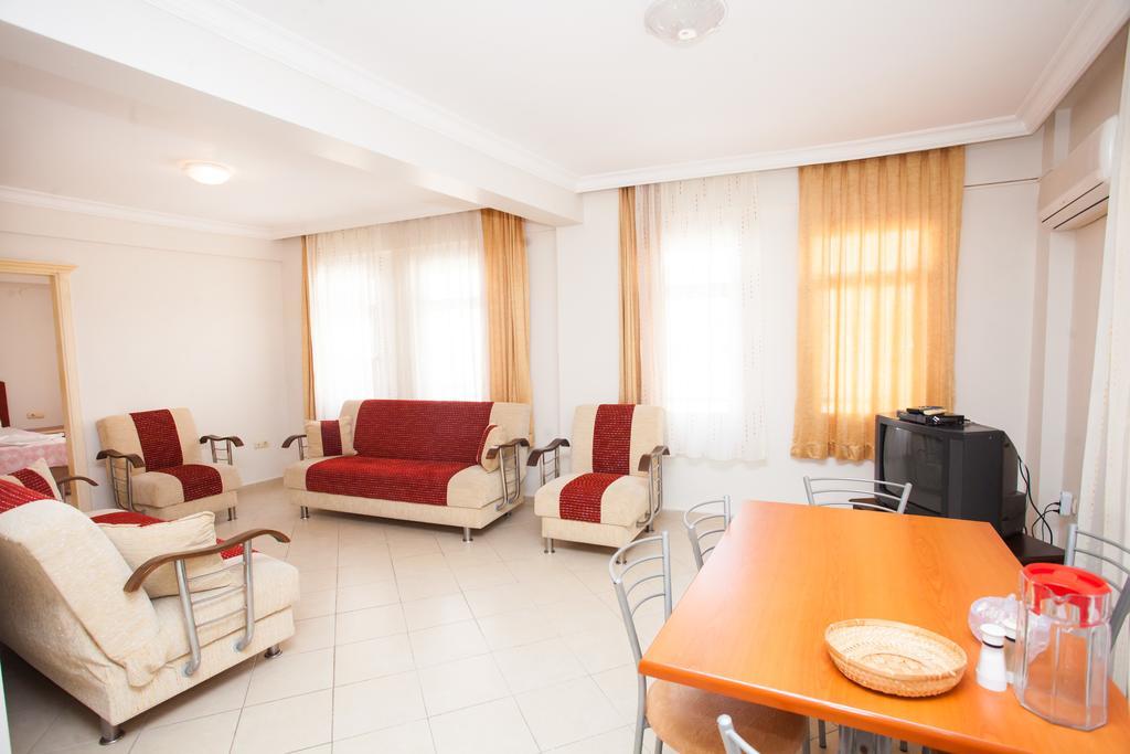Yalcinkaya Apart Hotel Çeşme Buitenkant foto